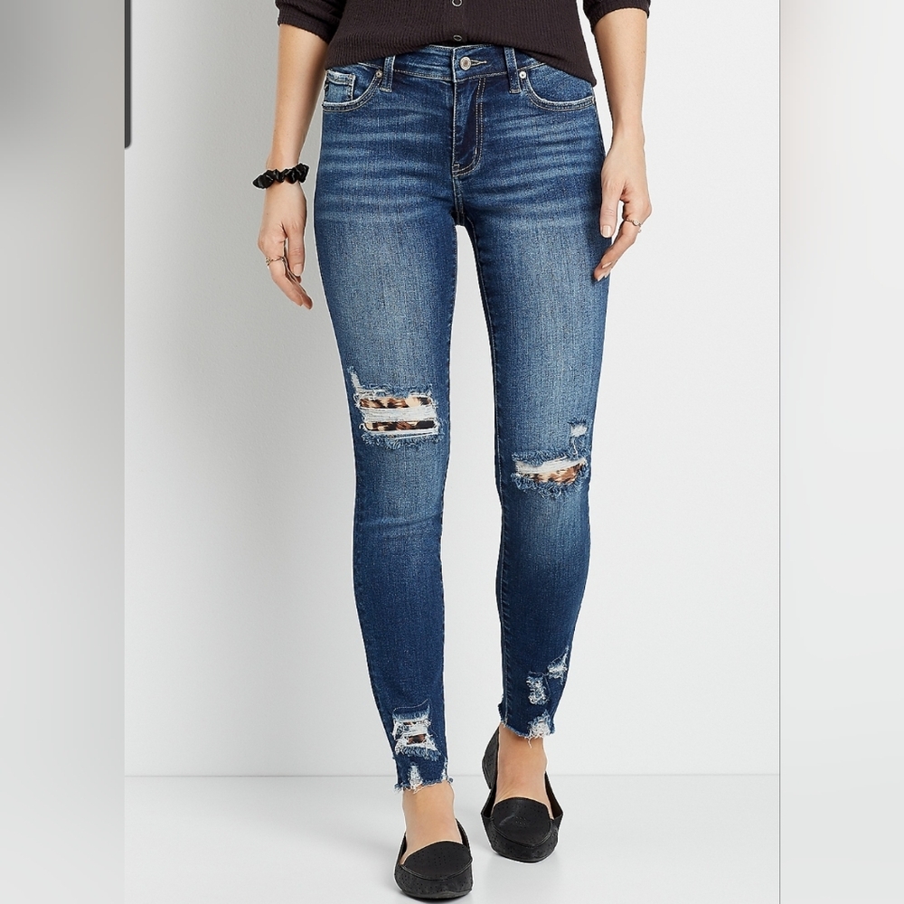 Kancan jeans Leopard Print Skinny Destressed Mid Rise Size 32,‎ Frayed Maurices